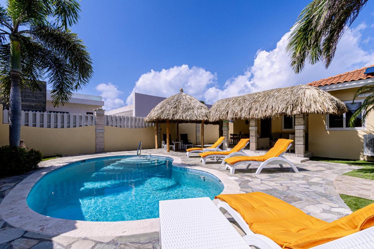 Ruby 15 Villa Palm Beach ภายนอก รูปภาพ