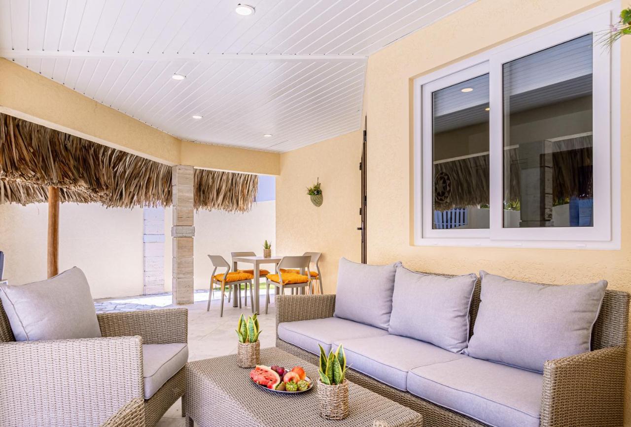 Ruby 15 Villa Palm Beach ภายนอก รูปภาพ