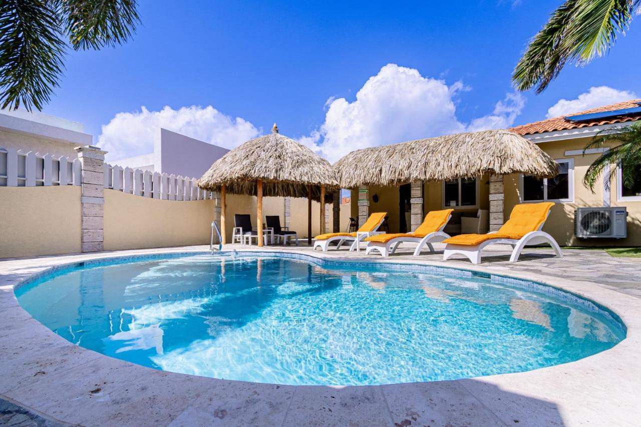Ruby 15 Villa Palm Beach ภายนอก รูปภาพ